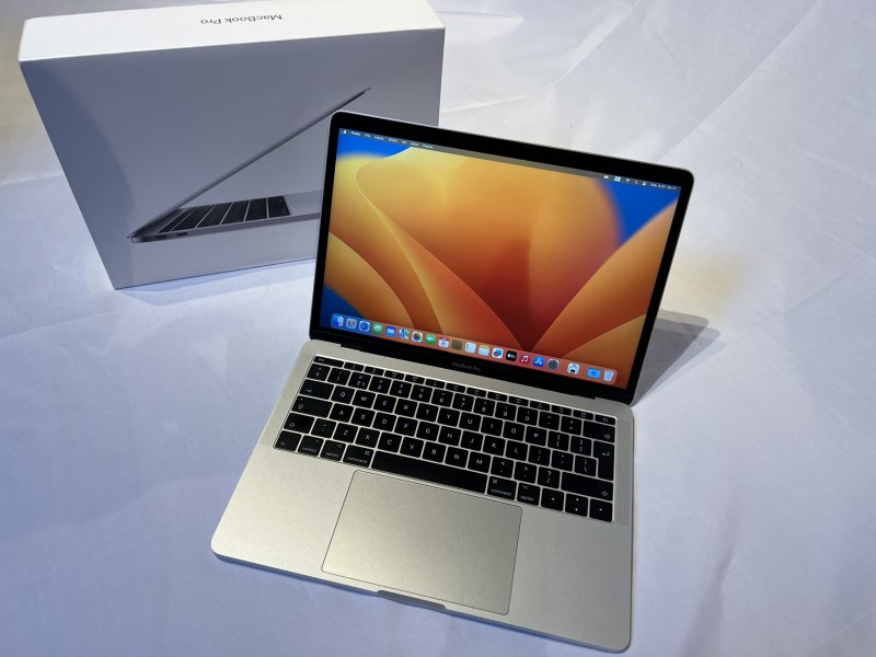 Sprzedam laptop MacBook PRO 2017 - 13,3inch/ pudełko/ i5/ 8 GB RAM €350,-