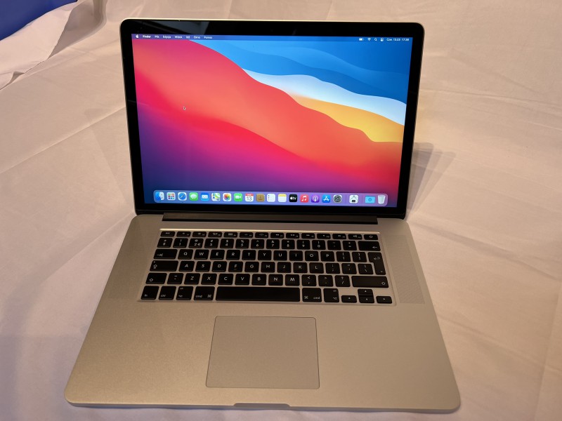 Sprzedam laptop Apple MacBook PRO 15,4inch *i7 *16GB RAM *512 SSD €280,-