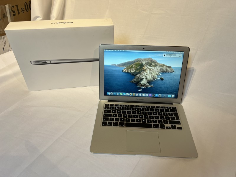 Sprzedam laptop Apple MacBook AIR 13 (MID 2012) €150,-