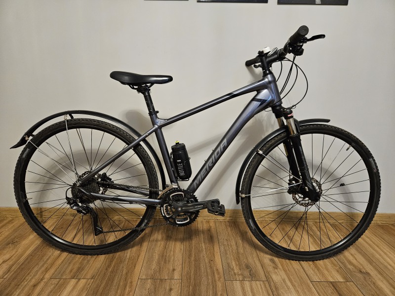 Merida Crossway 500 na Shimano Deore XT rama S amor SR Suntour hydraulika