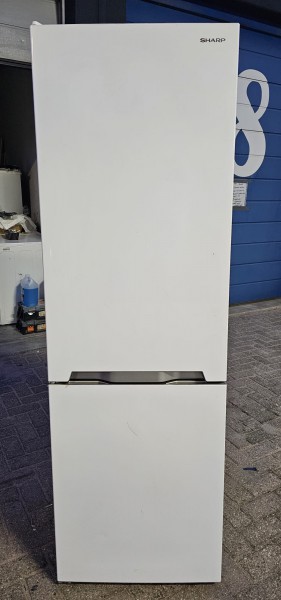 Lodówko-zamrażarka. Sprzedam sprawną lodówko-zamrażarkę w dobrym stanie. Oferuję transport. €85,-