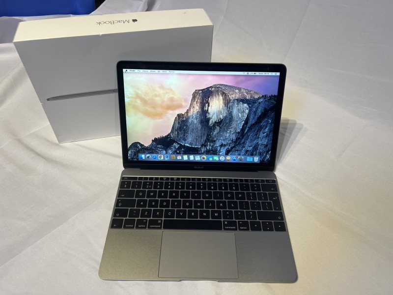 MacBook 2017/12 inch/8GB ram /250SSD
