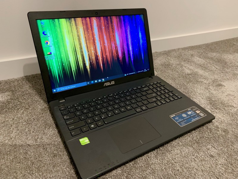 Szybki laptop ASUS z SSD, 8 GB RAM , grafika nVidia GeForce, TANI DOWÓZ CALA NL