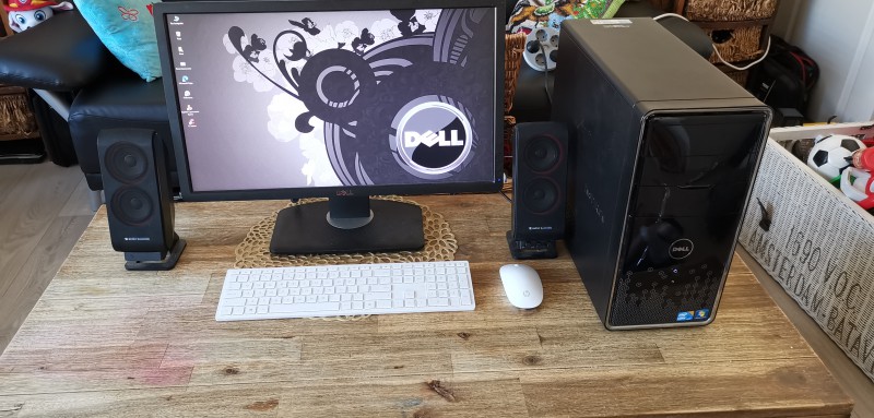 Komputer i5 2x2.8Ghz/8GB/750GB ATI 5450 Monitor 24cale Full HD