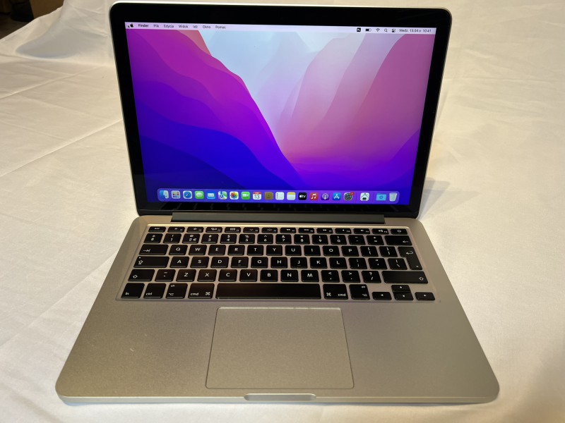 Apple MacBook PRO (Retina)-Early 2015\ i5 \8 GB RAM \256 GB SSD