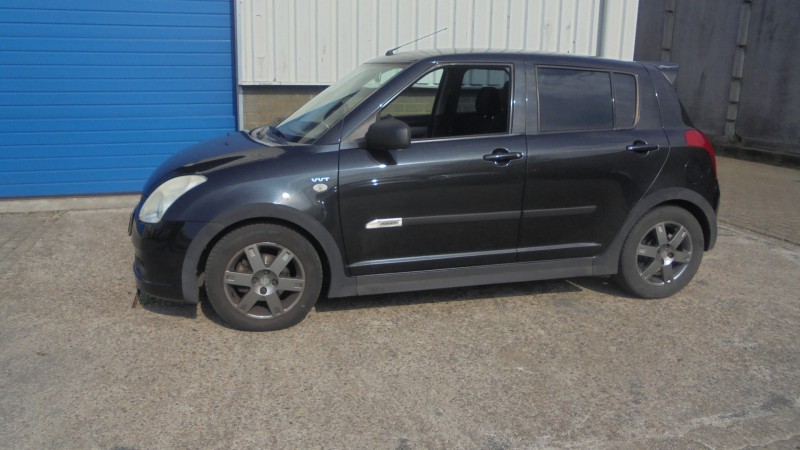 SUZUKI SWIFT GT - BENZYNA 1.5 - 5 DRZWI - KLIMA - ALU - APK 04.11.2025