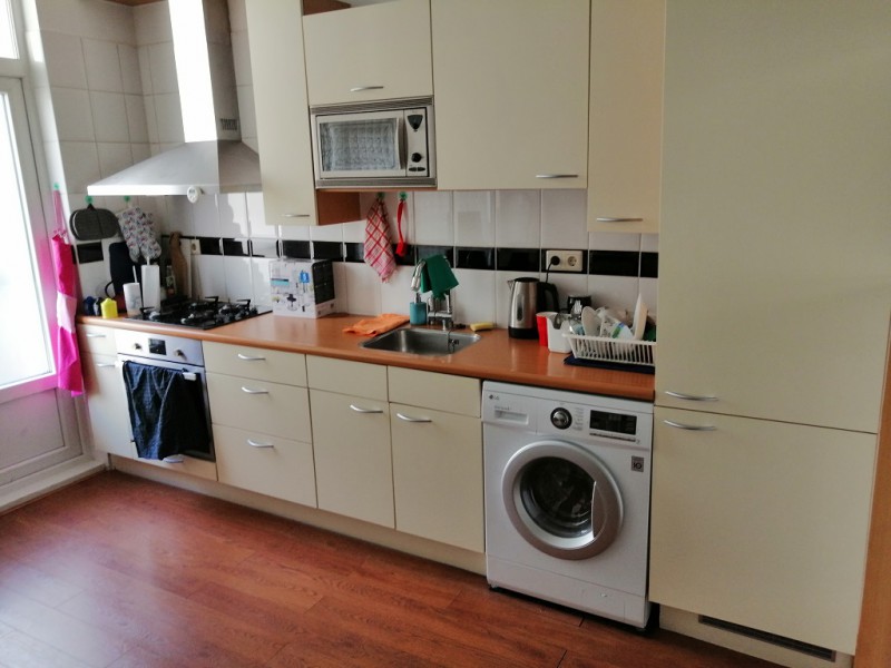 Fully furnished house for 1 person  **ROTTERDAM**   W pełni umeblowany dom tylko dla 1 osoby.