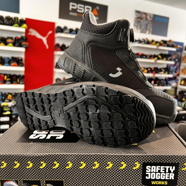 PUMA - REEBOK - W SUPER CENACH SPRAWDZ!!! - SKLEPY STACJONARNE: HAGA, ROTTERDAM,WAALWIJK