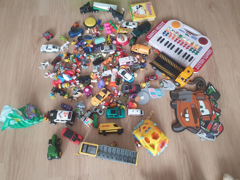 Witam sprzedam zabawki dla dzieci