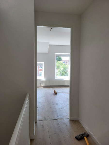Mieszkanie do wynajecia. Mniejsze studio: €1.350,- Większe studio: €1,450,-