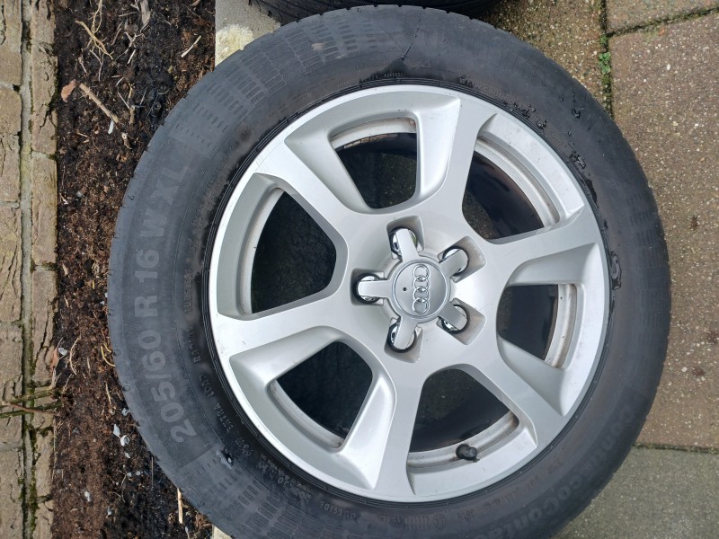 Sprzedam alufelgi z oponami letnimi do Audi a4