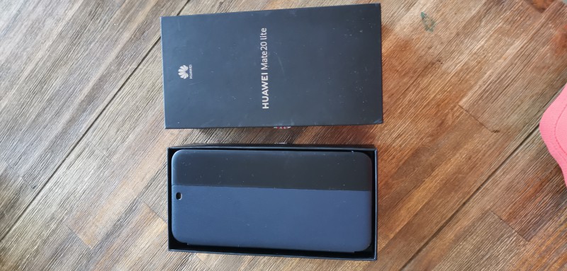 Huawei Mate 20 Lite 64GB jak nowy + sluchawki nowe bluetooth