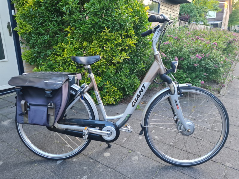 GIANT TWIST GO DUBLE z 2ma bateriami 60km SHIMANO NEXUS 8
