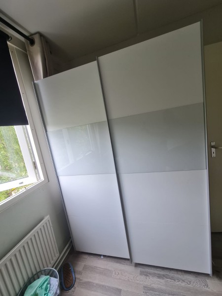 Biała szafa 140cm, drzwi przesuwne. Możliwa także dostawa i montaż