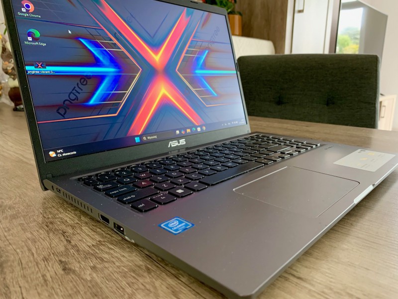 Nowoczesny ASUS VIVOBOOK , SSD, USB-C , SSD , Bluetooth, FULL HD, DOWÓZ CAŁA NL
