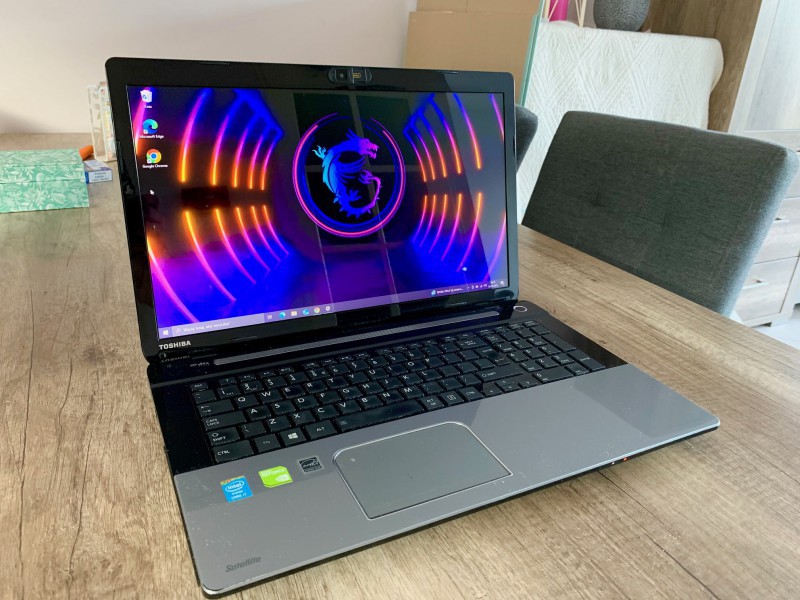 Szybki light GAMING TOSHIBA 17 cali , i7, 2,40 Ghz , SSD, nVidia Geforce do LOL WOT, DOWÓZ