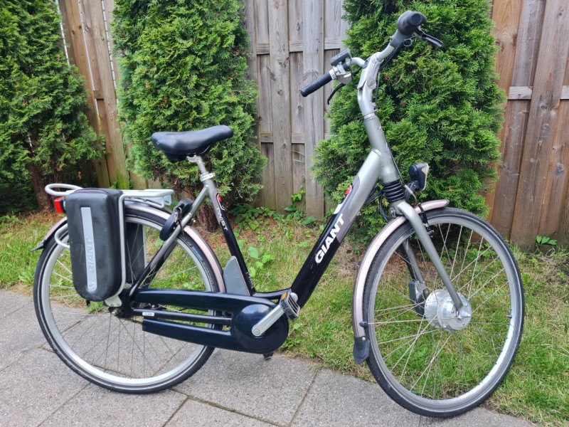 Giant twist elektryczny rower SHIMANO NEXUS 8 BATERIA NA 35KM