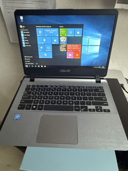 ASUS F407M 14 cali intel celeron 1.1GHZ 4GB DDR4 RAMU 256 SSD.DOWÓZ.
