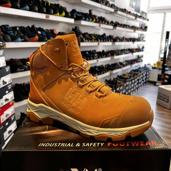 PUMA - REEBOK - W SUPER CENACH SPRAWDZ!!! - SKLEPY STACJONARNE: HAGA, ROTTERDAM,WAALWIJK