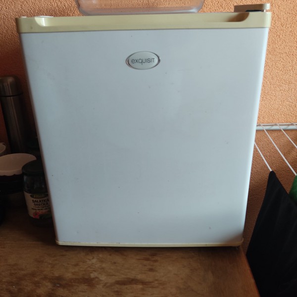 sprzedam lodówkę 30 euro DEN HAAG
