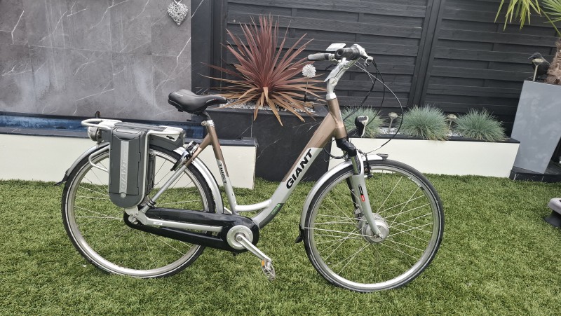 GIANT TWIST HYBRID GO 2 BATERIE