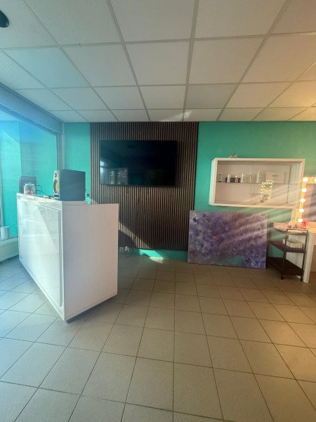 WYNAJEM: STANOWISKO / GABINET W SALONIE BEAUTY  ROTTERDAM ZUID