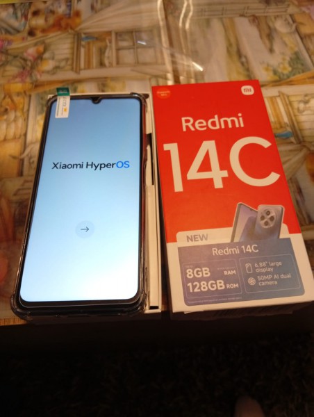 Zamienię prawie nowy telefon redmi 14 c wraz z obudową i szkłem na ekran i na aparat