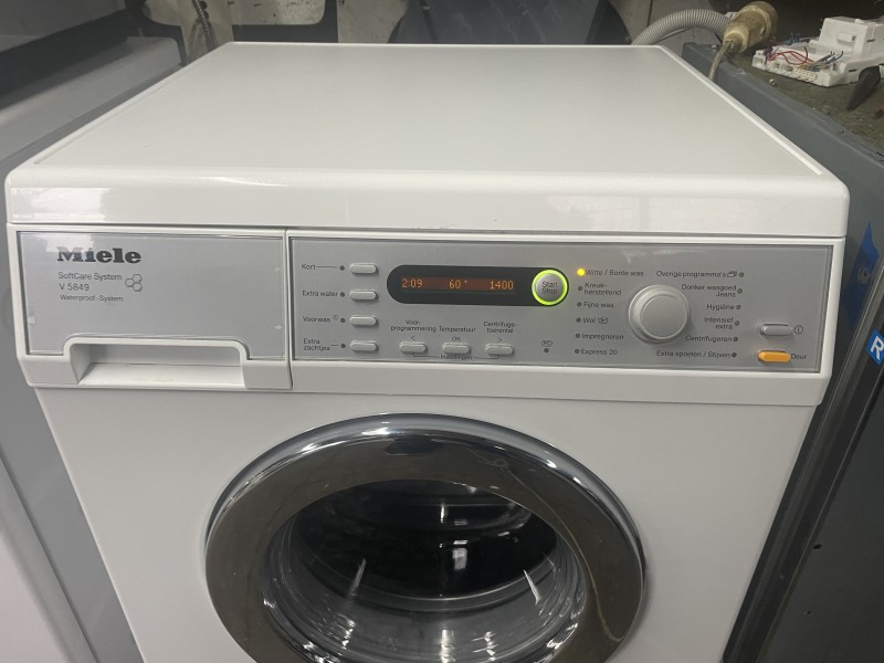 Pralka Miele 8kg wsadu.