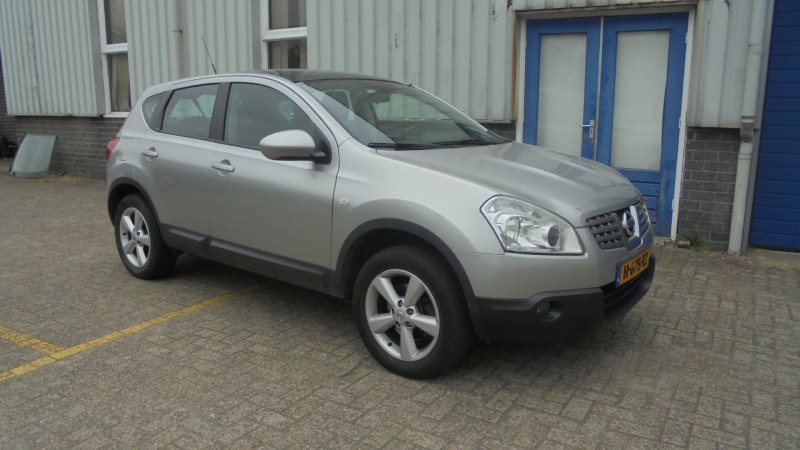 NISSAN QASQAI - BENZYNA 2.0 - KLIMATRONIC - NAVI -ALU - 6 BIEGOW - NOWE APK - €4.500,-