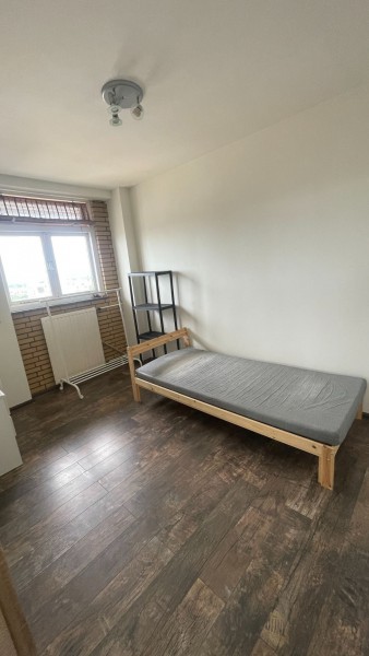 Ładny i umeblowany pokój w Zoetermeer dla spokojnej kobiety.