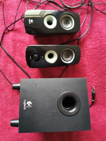 Logitech Zestaw głośników + Subwoofer z regulacją basów