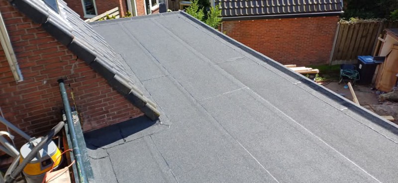 Dachy płaskie, przecieki, izolacje, wymiana ołowiu, obicia lukarn. Cała Holandia.