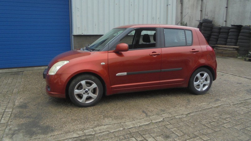 ZADBANY SUZUKI SWIFT - 5 DRZWI - BENZYNA 1.3-16V - NOWE SPRZEGLO - ROK 2007