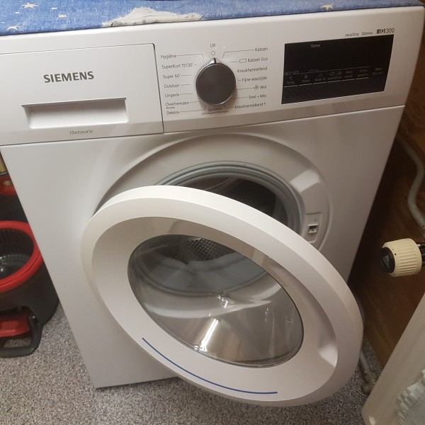 Sprzedam pralkę marki Siemens kupiona 2 lata temu