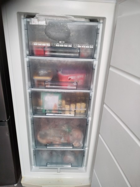 Sprzedam zamrażarkę.