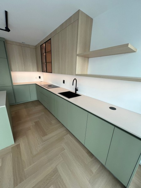 Kuchnie na wymiar w całej Holandii i do 100 km poza granicami.