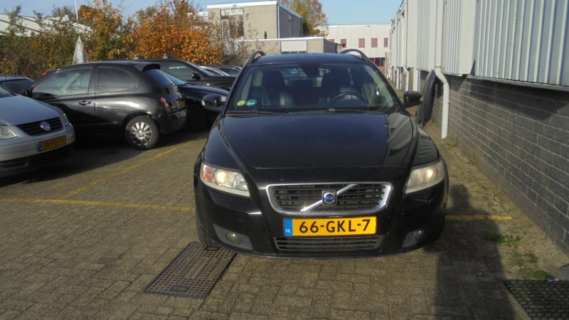 VOLVO V50 - BENZYNA 1.8 - SKORA - KLIMA - ALU - NOWE APK - ROK 2008