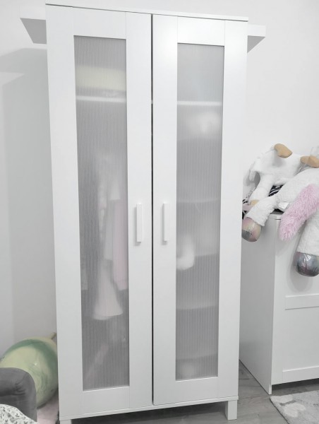 - Białe MEBELKI - Pojemna szafa + Małe komody