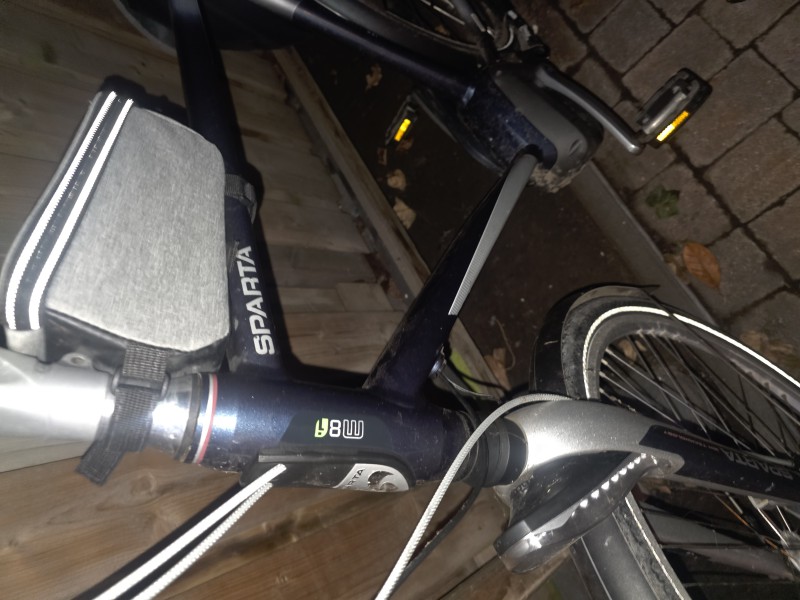 Sprzedam rower elektryczny Sparta M8i  bardzo dobry stan