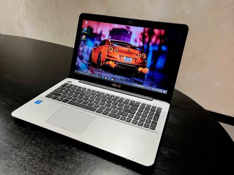 Zadbany szybki ASUS i3, SSD, Bluetooth, Hdmi,TV NETFLIX, Filmy DOWÓZ CAŁA NL