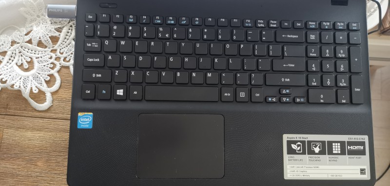 Acer w swietnym stanie bateria 3h pracy do wszelkich zastosowan