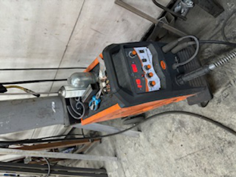 sprzedam maszyny do obrobki metalu