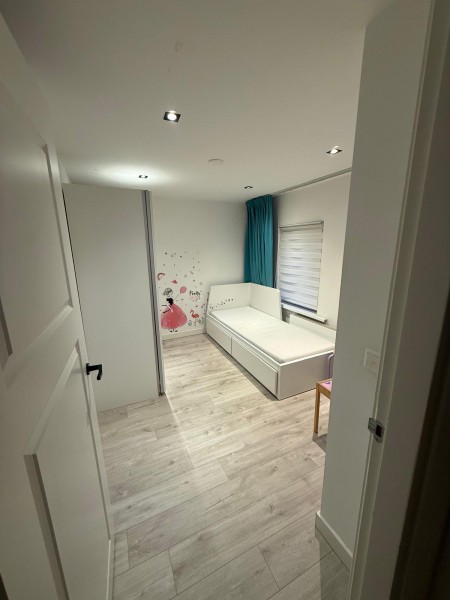 Wynajmę pokój z meldunkiem HUIZEN