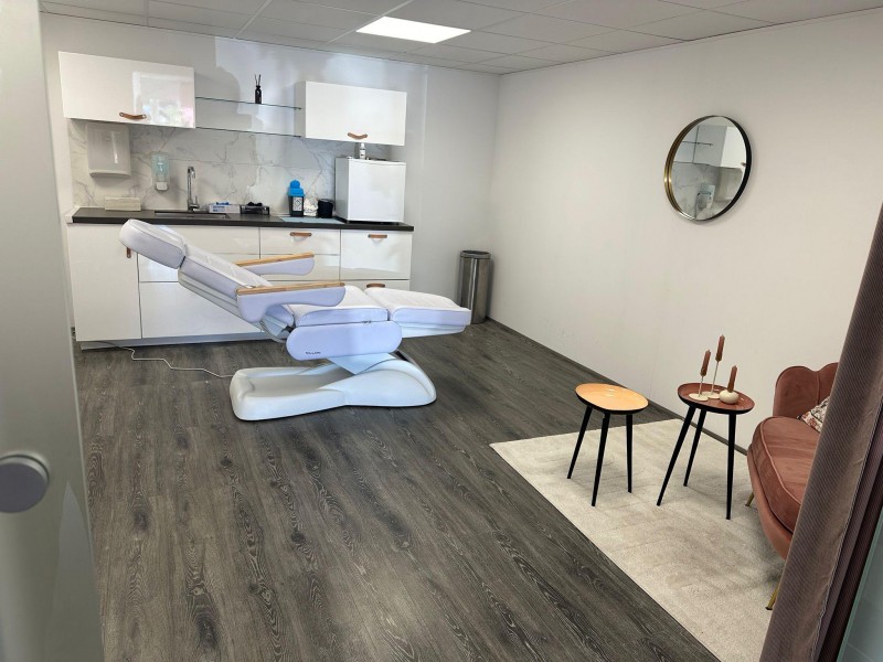 Do wynajęcia w pełni wyposażony gabinet kosmetyczny w Almere