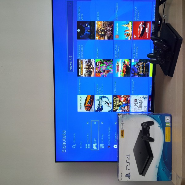 Sprzedam Konsola PlayStation 4 Slim 500GB czarna 2pady bezprzewodowe 21gier okablowanie