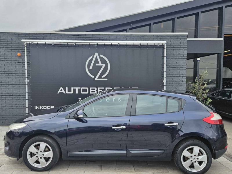 Sprzedam RENAULT MEGANE ROK PROD 2010 PRZEB 248TYS KM POTWIERDZONE NAP!!! €3.000,-