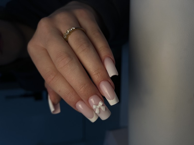 Promocja + prezenty. Tylko w tym tygodniu stylizacja paznokci w promocyjnej cenie!