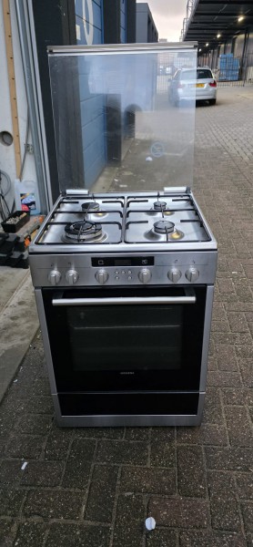 Kuchenka gazowa z piekarnikiem