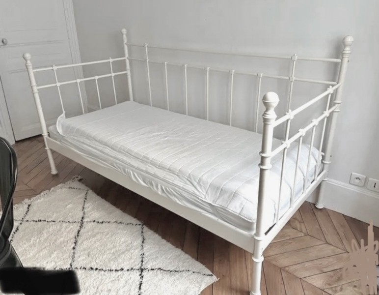 SYPIALNIA JEDNOOSOBOWA - Łóżko z materacem ( jak nowym) + Szafa z lustrem + 2 komody