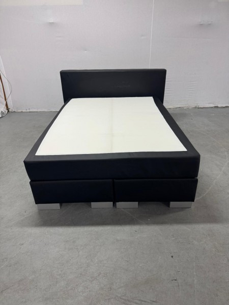 Boxspring z materacem 140x200